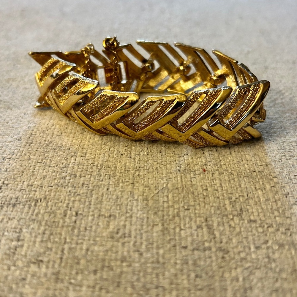 Vintage Monet Gold Tone Chevron Link Bracelet
